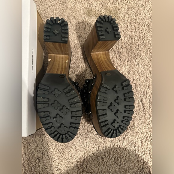 Heels (clogs) - Picture 9 of 9